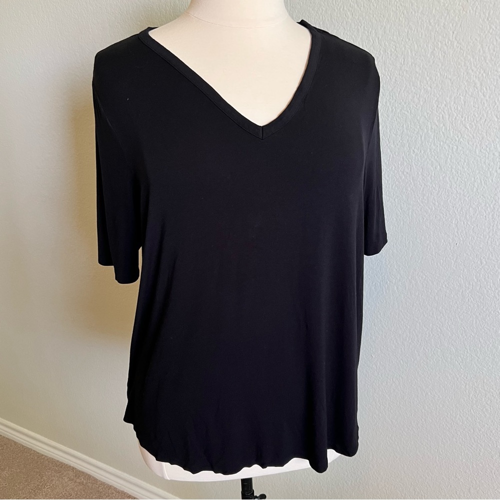 Universal Standard Liquid Jersey V-Neck Stovetop Tee Black